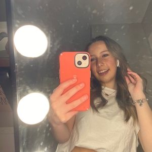 Meet your Posher, Avery